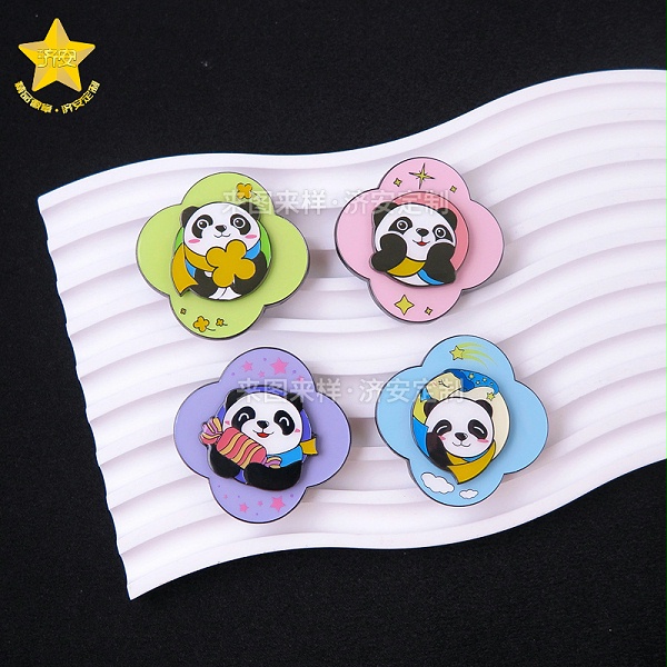 进博会四叶草旋转徽章-东莞济安徽章定制案例