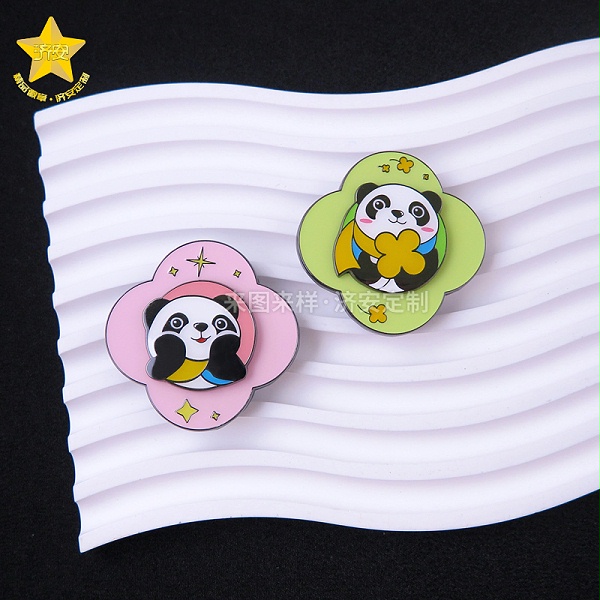 进博会四叶草旋转徽章-东莞济安徽章定制案例