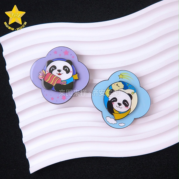 进博会四叶草旋转徽章-东莞济安徽章定制案例