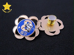 进博会四叶草异形仿珐琅徽章定制