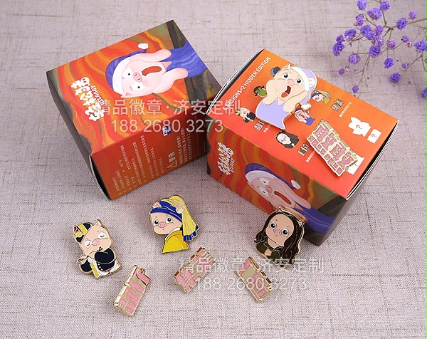 东莞济安徽章定制工厂案例轻松猪盲盒徽章