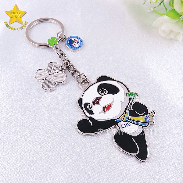 进博会吉祥物IP文创周边定制钥匙扣挂件_东莞济安钥匙扣定制厂家