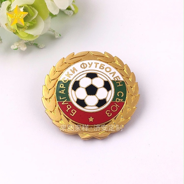 足球真珐琅徽章定制找东莞济安徽章定制工厂,景泰蓝徽章制作厂家