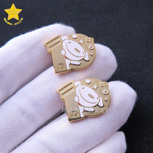 东莞济安徽章定制工厂案例京东入职10周年徽章-4