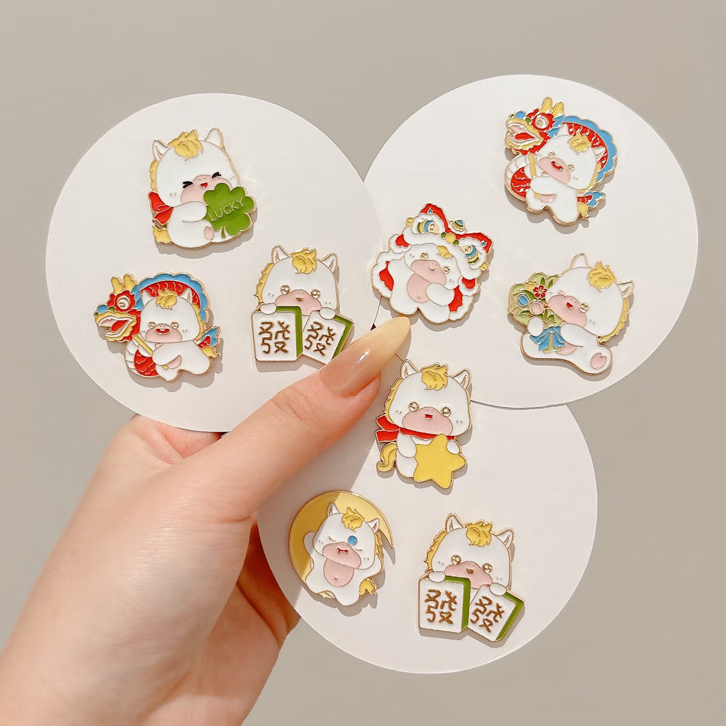 徽章冰箱贴等2026马年文创礼品贺新春_东莞济安礼品定制厂家